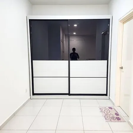 Desa Tebrau -- Poolside Paradise - 4Br4B - 12Pax By Cowidea Johor Bahru Exterior photo