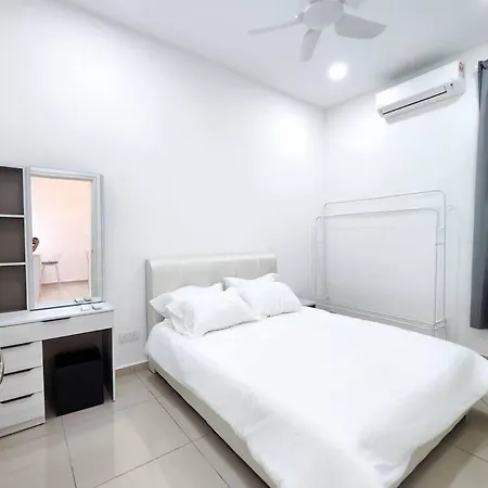 Desa Tebrau -- Poolside Paradise - 4Br4B - 12Pax By Cowidea Johor Bahru Exterior photo